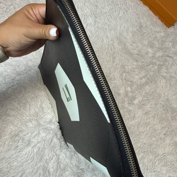 LOUIS VUITTON Epi World Cup 2018 Pochette Jour GM in Black - Picture 9 of 11